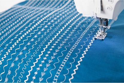 Attēls no Singer C240 Featherweight Sewing Machine