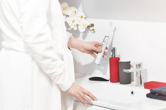 Picture of ETA | Oral care centre  (sonic toothbrush+oral irrigator) | ETA 2707 90000 | Rechargeable | For adults | Number of brush heads included 3 | Number of teeth brushing modes 3 | Sonic technology | White