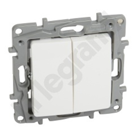 Picture of Legrand cznik wiecznikowy Niole 10AX IP20 biay (764505)