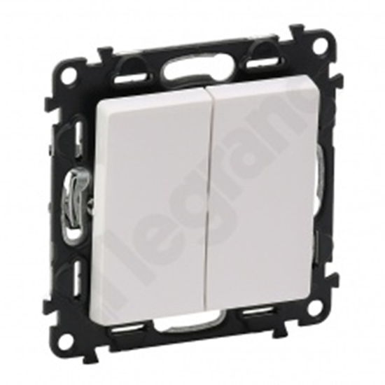 Изображение Legrand cznik wiecznikowy 10AX IP20 biay Valena Life (752105)