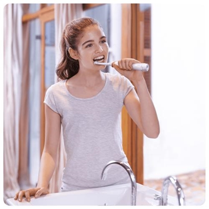 Attēls no Oral-B Teen Teens Rotating-oscillating toothbrush White