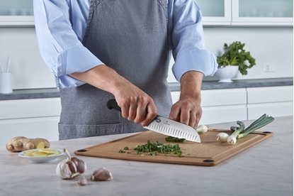 Attēls no VICTORINOX FIBROX Chef’s Knives SANTOKU KNIFE