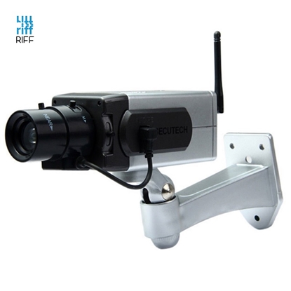 Изображение Riff RF-DM1 CCTV IR Ārtelpu kameras mulāža ar kustības sensoru kas virza slīpumu 3x AA battery Silver