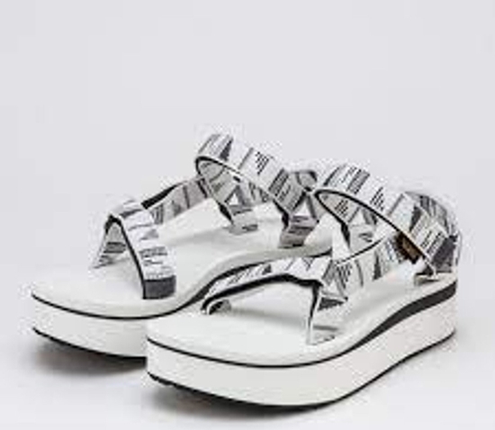 Picture of Teva W'S Flatform Universal, CBWHT, 40 (us 9); uk 7