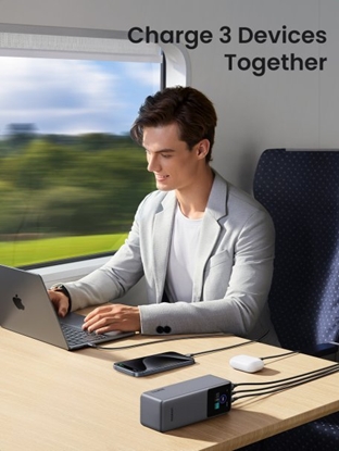 Attēls no UGREEN 25000mAh 200W Fast Charging Powerbank