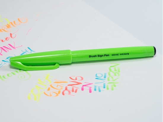 Picture of Pisak pdzelkowy Pentel Brush Sign Pen SES15C fluo