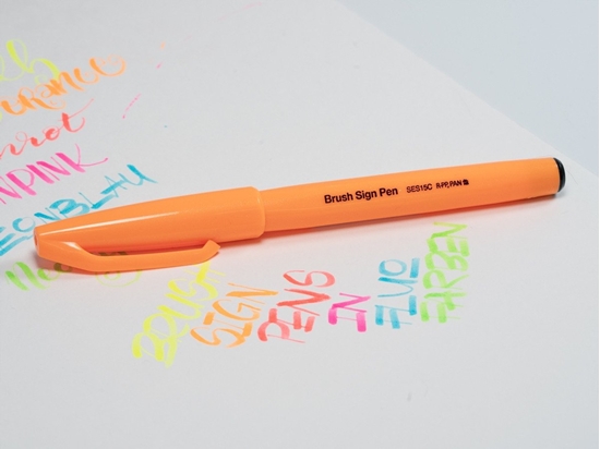Picture of Pisak pdzelkowy Pentel Brush Sign Pen SES15C fluo