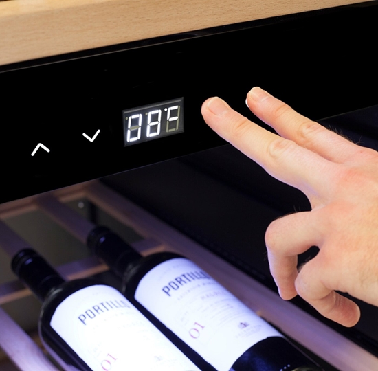 Изображение Caso | Smart Wine Cooler | WineExclusive 38 | Energy efficiency class G | Showcase | Free standing | Bottles capacity 38 bottles | Cooling type Compressor technology | Black