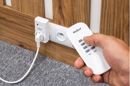 Picture of Elektrības kontaktligzda ar tālvadības pults kontroli | Max jauda 1000W | Līdz 25m