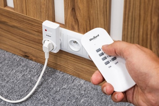 Picture of Elektrības kontaktligzda ar tālvadības pults kontroli | Max jauda 1000W | Līdz 25m