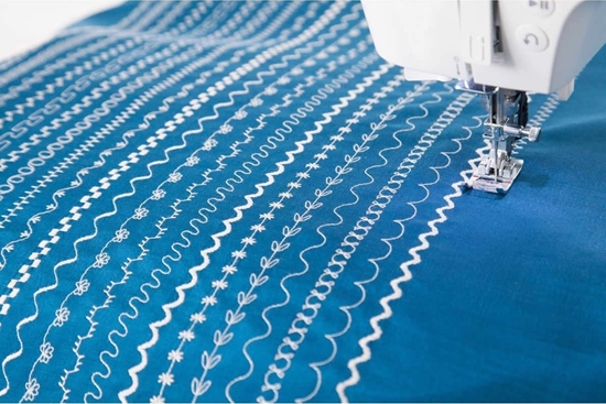 Picture of Maszyna do szycia Singer C240