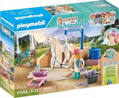 Picture of Playmobil - Horses of Waterfall Isabella i klacz Lioness z myjni dla koni 71354