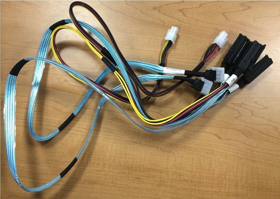 Picture of SuperMicro Supermicro 2x Mini-SAS Kabel auf 4 SAS 2 65cm CBL-SAST-0675