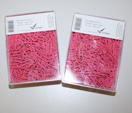 Picture of Victory Office Product Spinacze okrge 28mm VICTORY OFFICE PRODUCTS 6028KP800-095 neonowe róowe metalowepowlekane w pojemniku plastikowym 800szt