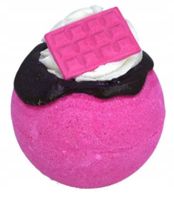 Attēls no BOMB COSMETICS_Bath Bomb kula do kpieli White XO XO 160g