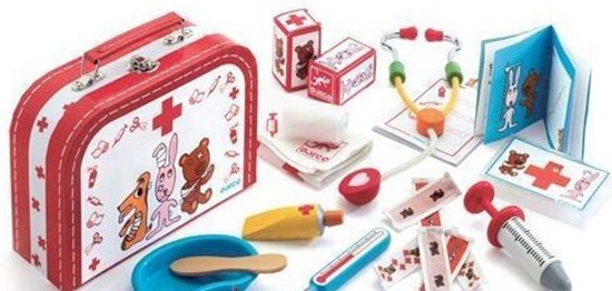 Picture of Djeco Zestaw may lekarz (144539)