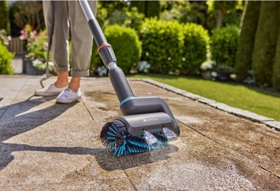 Picture of Gardena Multi Cleaner Aqua Brush Patio 03/18V P4A