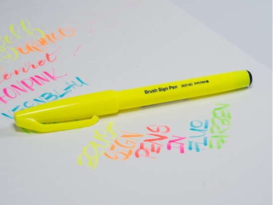 Picture of Pisak pdzelkowy Pentel Brush Sign Pen SES15C fluo