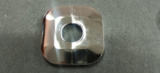 Picture of Rozeta dzielona chrom FI25 (tworzywo sztuczne) 50/50/7 mm