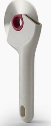 Attēls no Joseph Joseph Ringo Easy-clean Red Pizza Cutter