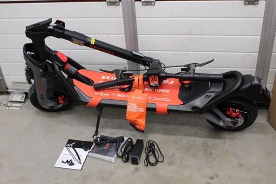 Picture of Segway SALE OUT. Ninebot by Superscooter GT3 E | Superscooter GT3 E | Electric Scooter | Max 2400 W | Up to 25 km/h | 11 " | 24 month(s) | Black and Grey | DEMO