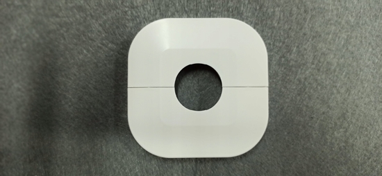 Picture of Rozeta dzielona biaa FI16 (tworzywo sztuczne) 50/50/7 mm