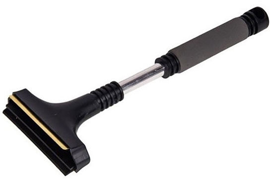 Picture of Isskraber med metal klinge og langt skaft