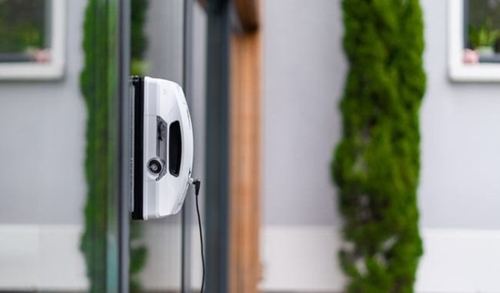 Picture of Hobot - 2S window cleaning robot - compact and lightweight