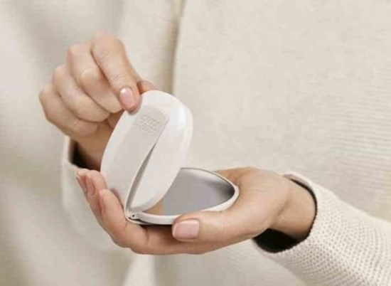 Picture of Joseph Joseph Joseph Joseph 75007 Organizer azienkowy + lusterko kieszonkowe