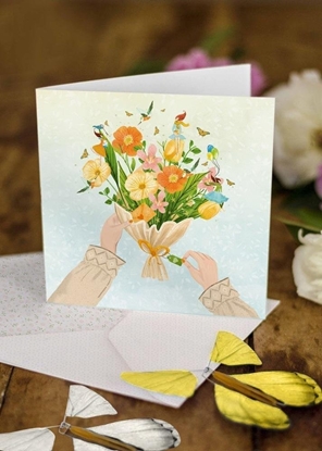 Изображение Karnet duy z 2 latajcymi motylkami Bukiet