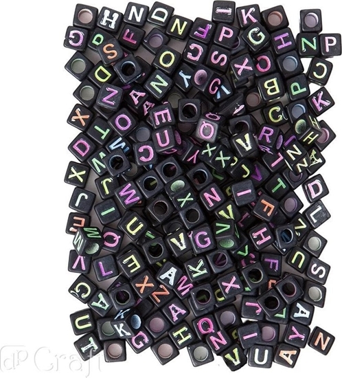 Picture of Koraliki literki neon na czarnej bazie 124szt