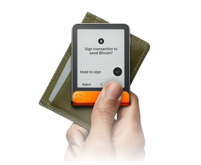 Attēls no Ledger Flex Orange Crypto Hardware Wallet with Recovery Key