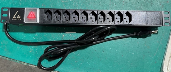 Picture of Lanview 19'' rack mount power strip,