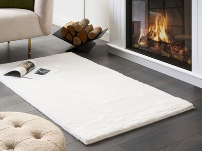 Attēls no Beliani Dywan sztuczne futro królika 80 x 150 cm biay MIRPUR