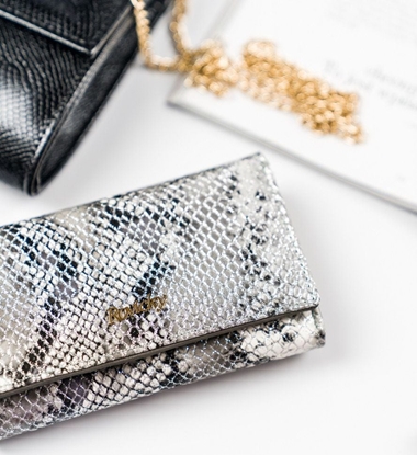 Изображение Rovicky Lakierowany portfel damski wysokiej jakoci zdobiony wowym wzorem Nie dotyczy