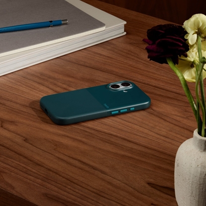 Изображение Beats iPhone 17 Rugged Case with MagSafe and Camera Control  Rocky Blue - MGJY4LL/A