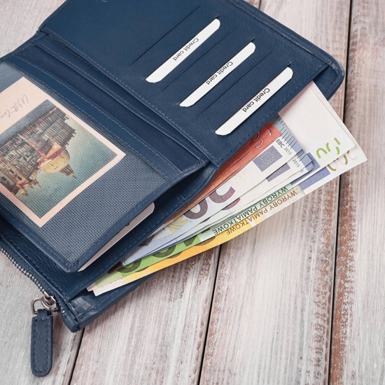 Picture of Paolo Peruzzi Duy portfel damski granatowy handmade z ochron RFID AY-08-DB