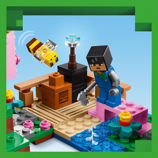 Picture of Lego Minecraft Ķiršu ziedu dārzs 304 gb. 8+ 21260