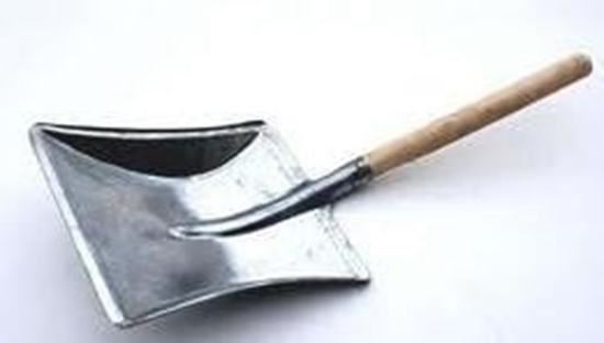 Изображение Szufelka do kurzu z drewnianym trzonkiem krótkim