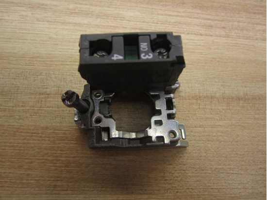 Picture of Schneider Electric Styk pomocniczy 1Z monta czoowy (ZB4BZ101)