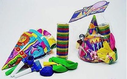 Picture of GoDan -Zestaw Bal duzy (4czapeczki, 4 trabki, 4 balony, 1 rolka serpentyny) GoD - 5905548903200