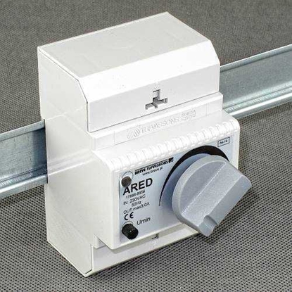 Изображение BREVE Regulator bezstopniowy na szyn DIN T-35 3A (17886-9956)