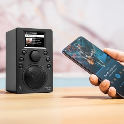 Attēls no Interneta radio Kruger&Matz KM0818.1 ar Wi-Fi, Bluetooth, USB un modinātāju