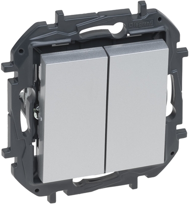 Изображение Legrand Niloe Step cznik wiecznikowy 10A - kolor aluminiowy 863305B