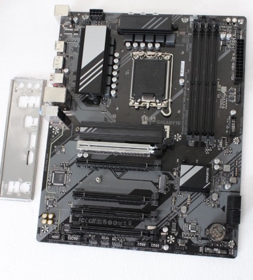 Picture of Gigabyte USED, REFURBISHED, WITHOUT ORIGINAL PACKAGING AND ACCESSORIES, ONLY BACK PANEL INCLUDED