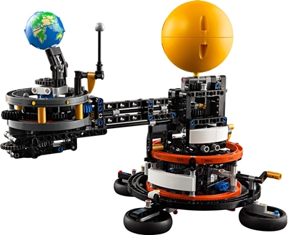 Изображение LEGO Technic 42179 Planet Earth and Moon in Orbit