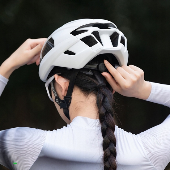 Picture of RockBros Kask rowerowy Rockbros LK-15 z wókna wglowego 58-62 cm - jasnoszary