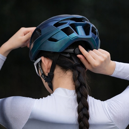 Изображение RockBros Kask rowerowy Rockbros LK-15 z wókna wglowego rozmiar L (5862 cm) - niebieski kameleon