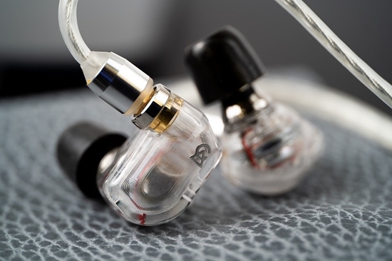 Picture of Campfire Audio Iris - Hybrydowe IEM Hi-Fi 1BA+1DD