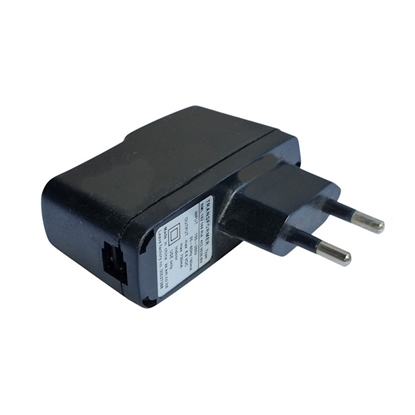 Attēls no Riff tīkla strāvas adapteris BML 162 088 Ria 402 0038-BV preks Ericsson A1xxx R190 R250 6xx/8xx 7xx/T1x 337/388 sērijas mobilajiem tālruņiem ar RJ11 savienotāju 8,6 V 750 mA
